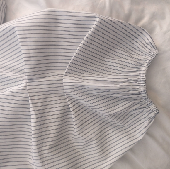 Pillow Sleeve Blouse - Picture 6 of 6